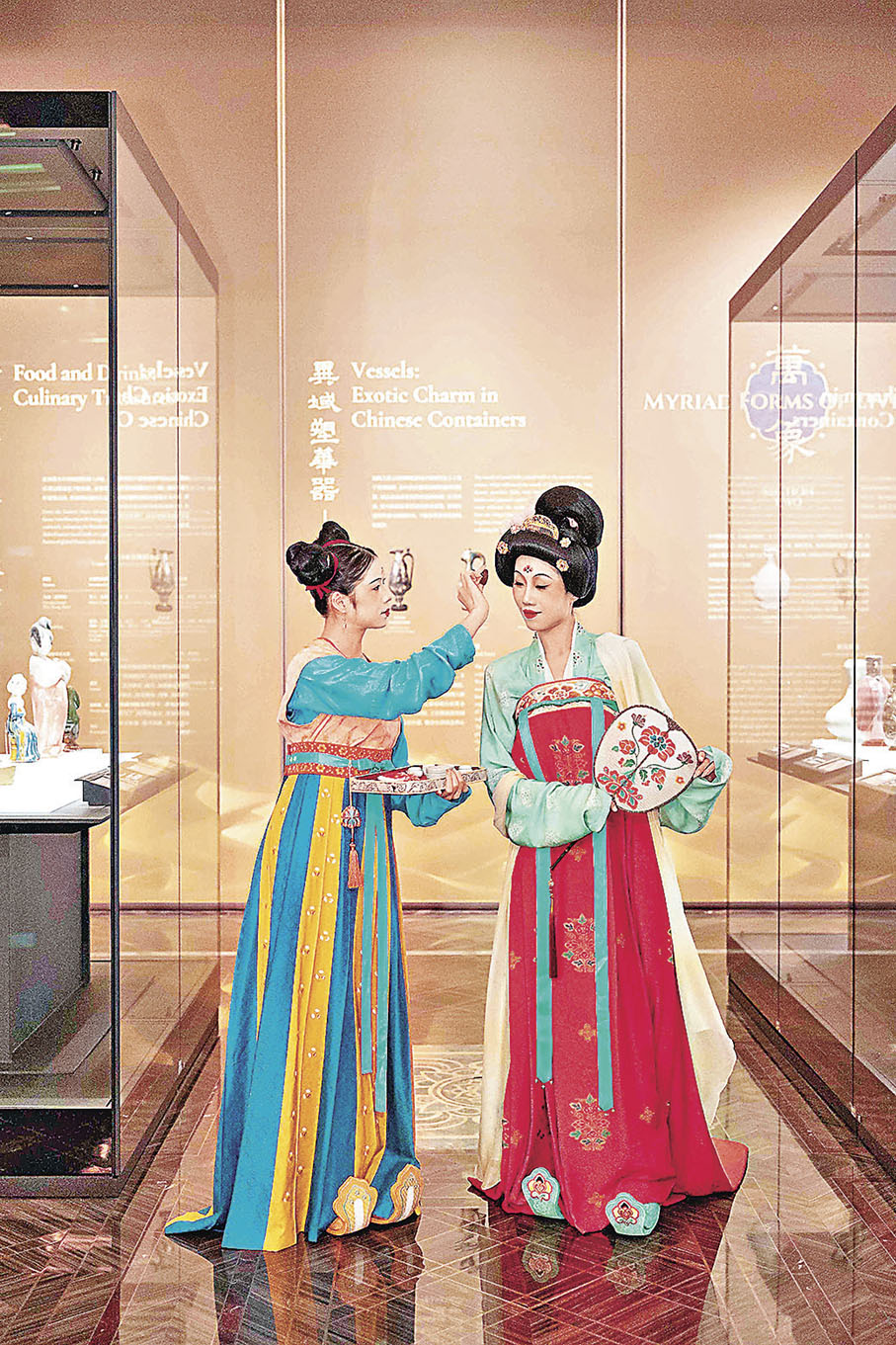 ■工作人員身穿唐朝服飾。