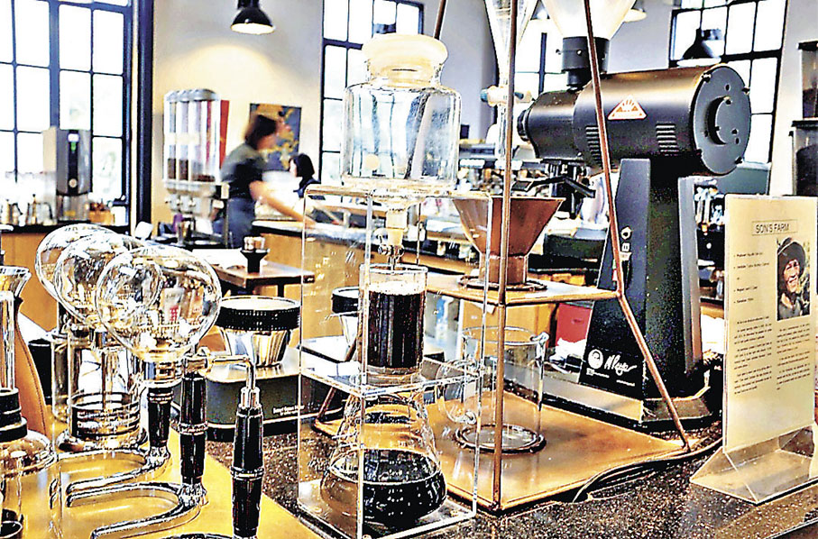 ■The Workshop咖啡店裝修混合工業風及老宅風格。