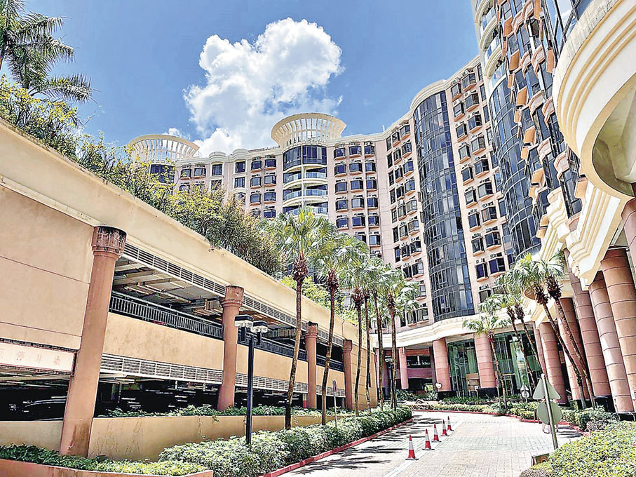 ■大埔寶馬山鳳凰樓層三房戶獲買家以733萬元承接。    資料圖片