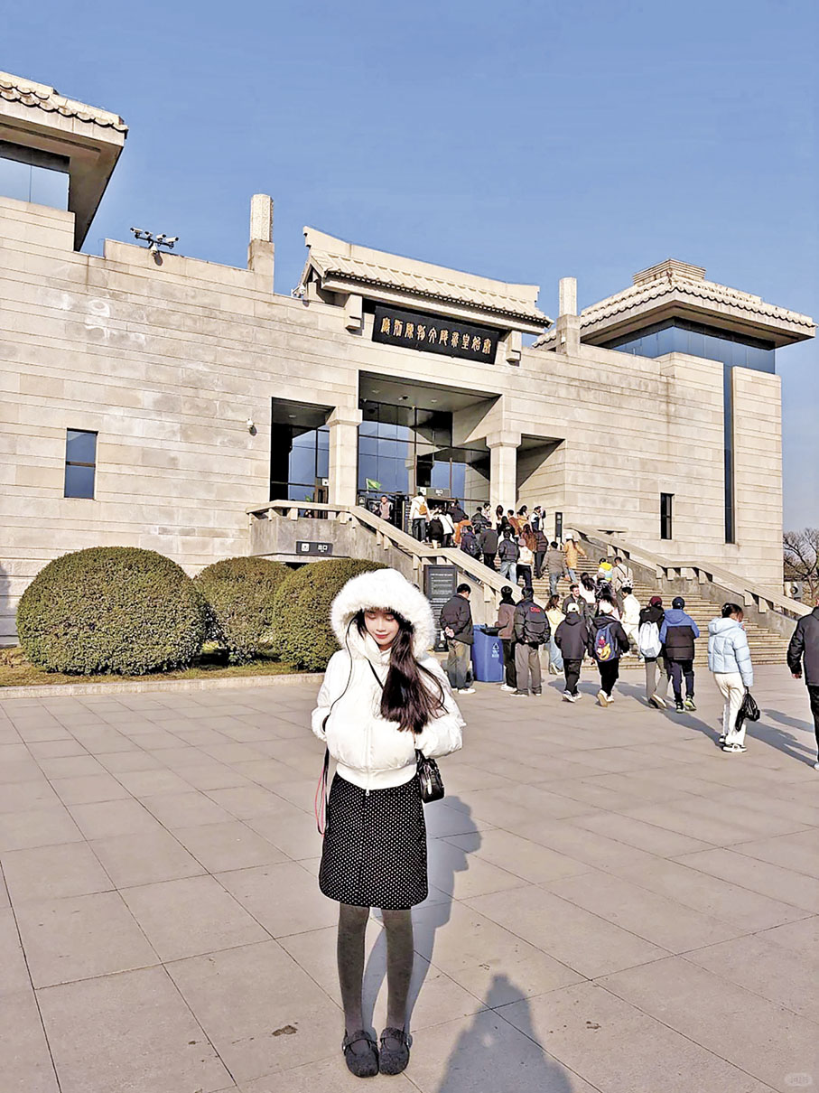 ■秦始皇陵博物院包含秦始皇兵馬俑博物館及秦始皇帝陵遺址公園。  小紅書@第七周