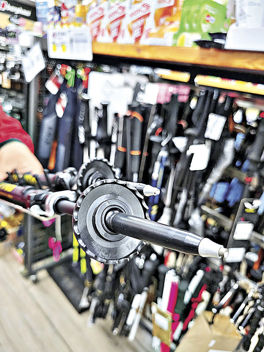 ■泥碟及金屬杖尖都是容易被忽視的部件。