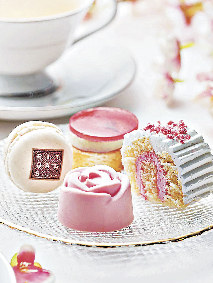 ■甜點包括薰衣草朱古力和櫻花蛋糕卷等。