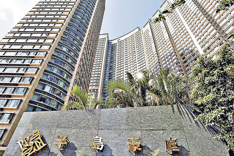 ■紅磡半島豪庭三房戶獲首置客在無睇樓下，斥1,250萬元連租約承接。   資料圖片