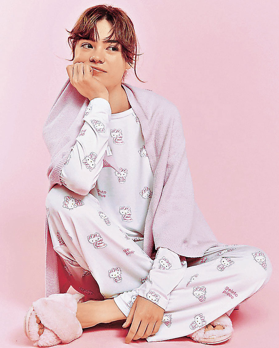 ■家居服系列材質觸感順滑。