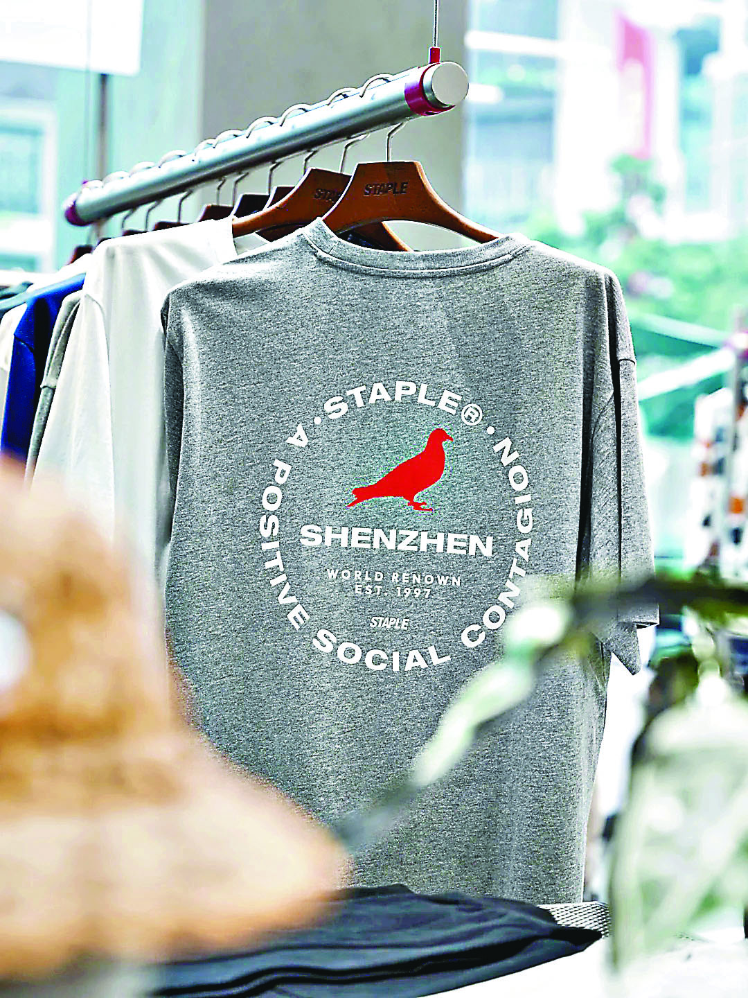 ■貴為潮牌也推出特別版T恤照顧深圳本地客。