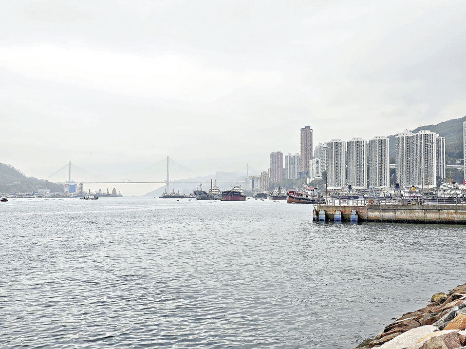 ■騎行時可以遠眺藍巴勒海峽優美景色。