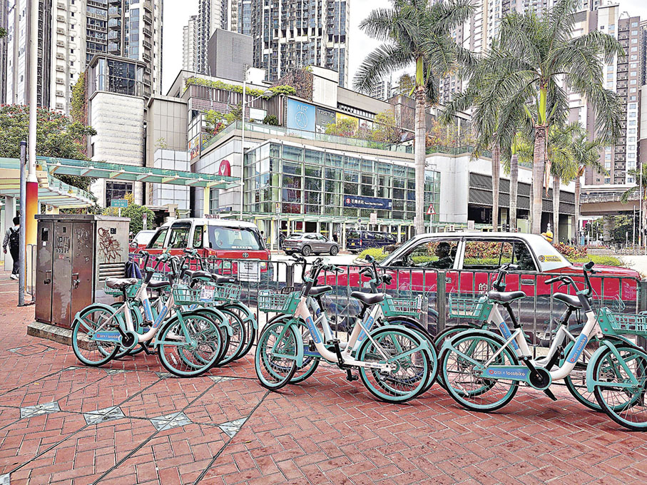 ■單車徑緊鄰港鐵荃灣西站，非常方便。