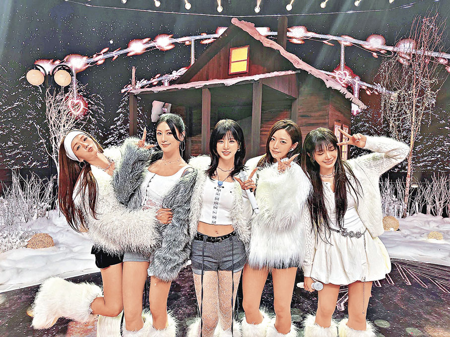 ■Apink上個月開展亞洲巡演。