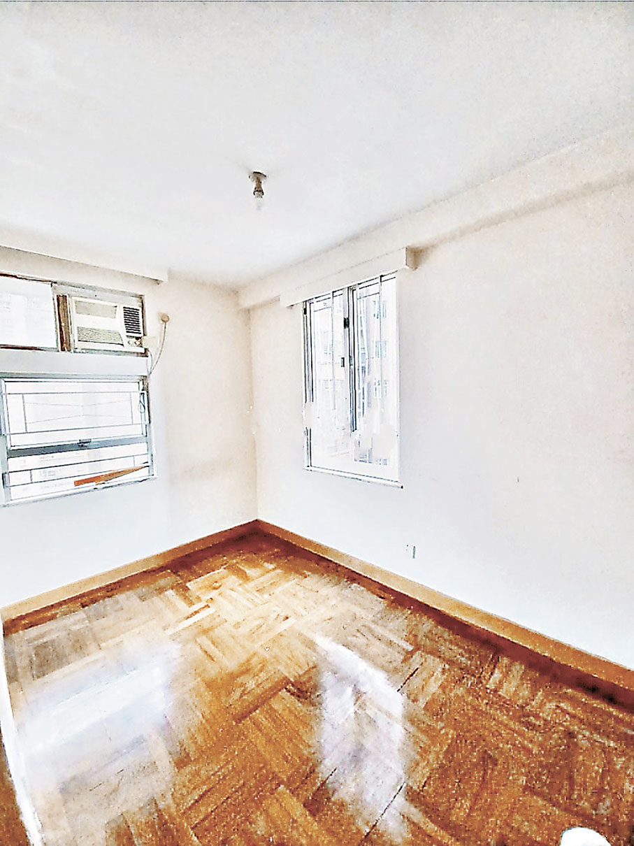 ■主人房有兩邊窗戶，光線充足。