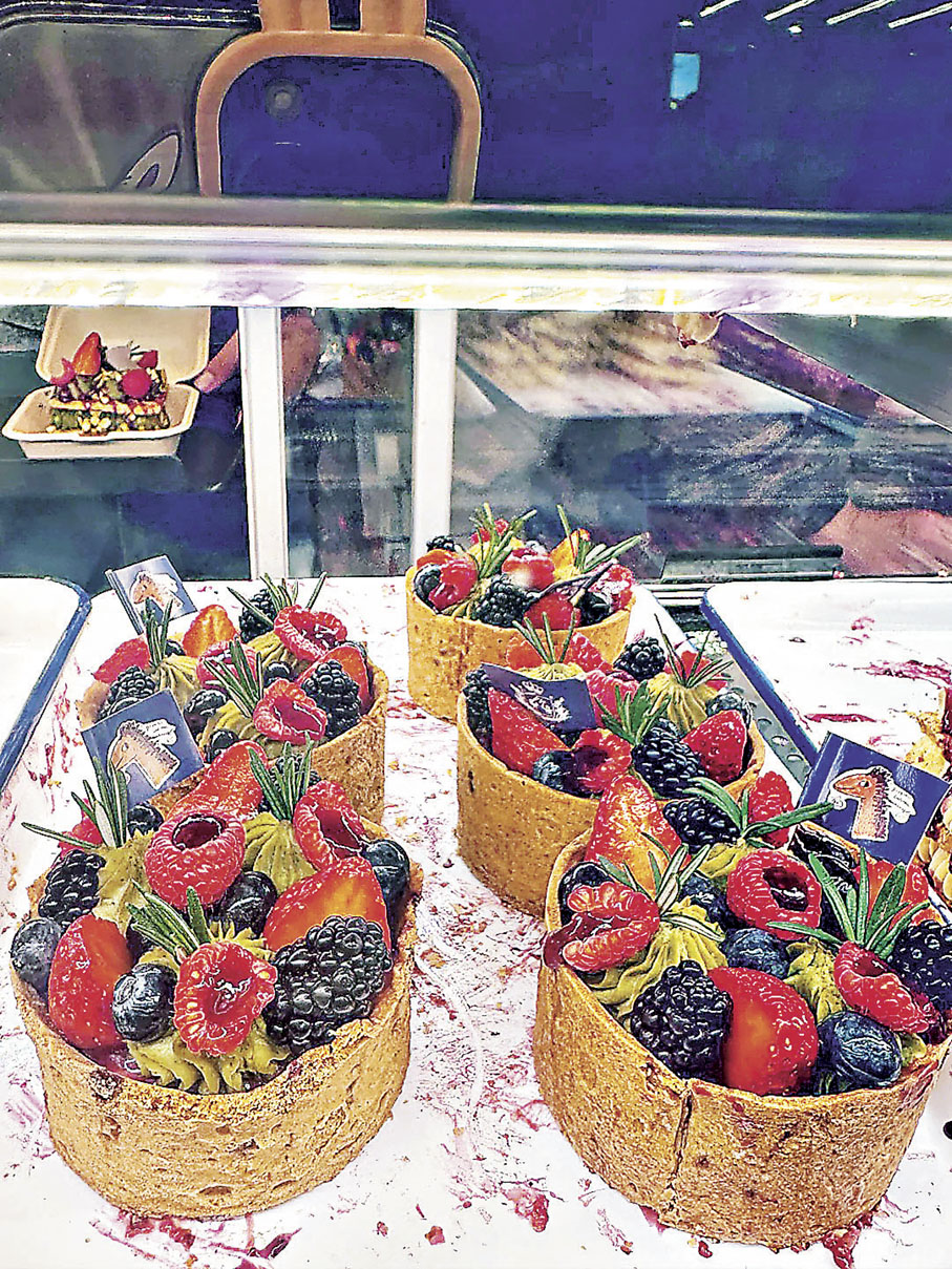 ■各款鮮果巨塔也賣相精緻，令人垂涎。  小紅書@小h超愛吃