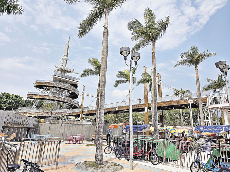 ■大埔海濱公園單車徑會經過回歸紀念塔。