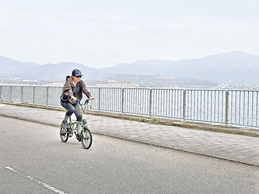 ■沿吐露港騎行可以享受絕美海景。