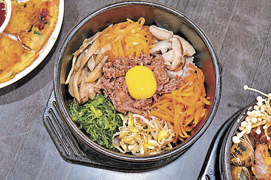 ■朝鮮火烤採用銅盤烤肉。