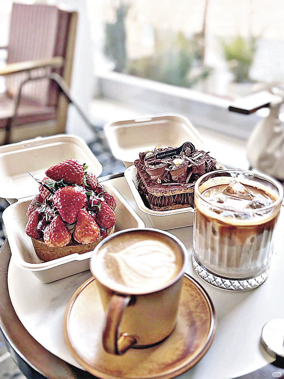 ■咖啡與蛋糕的組合，美味絕配。