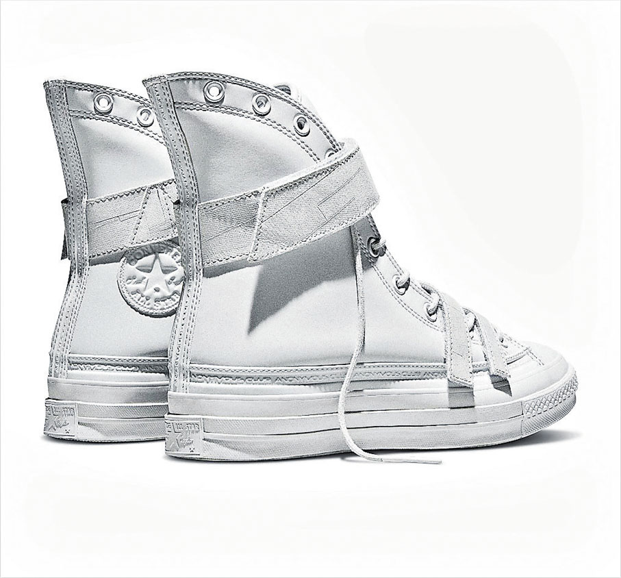 ■厚鞋底輕鬆踏過積水。