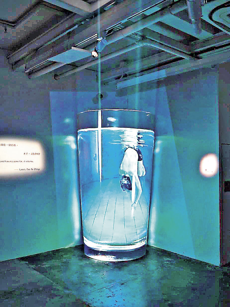 ■鄭靖的裝置作品《漂流瓶》。