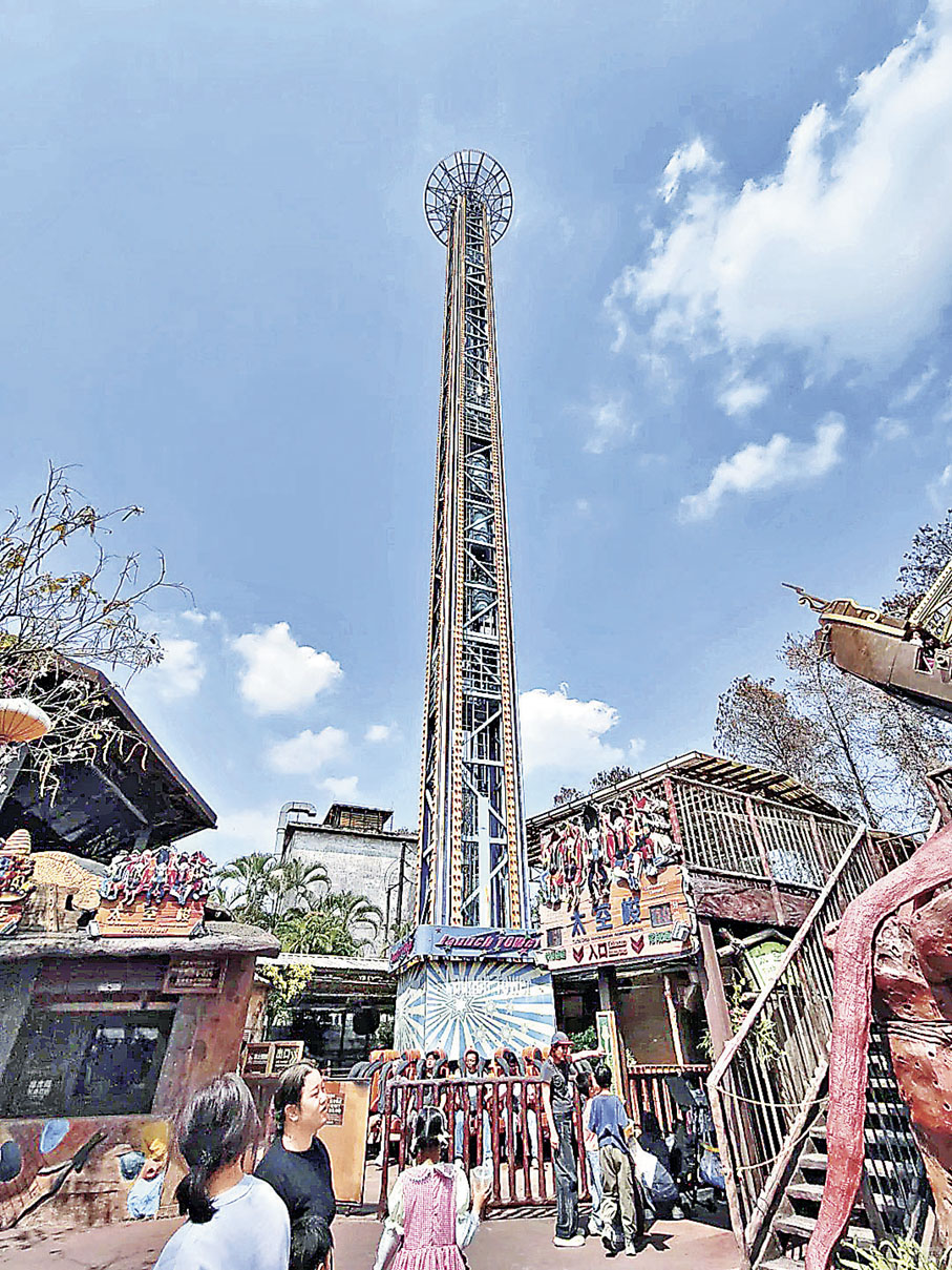 ■緊張刺激的太空梭讓玩家感受強烈失重感。 小紅書@秀芳-國粵主持