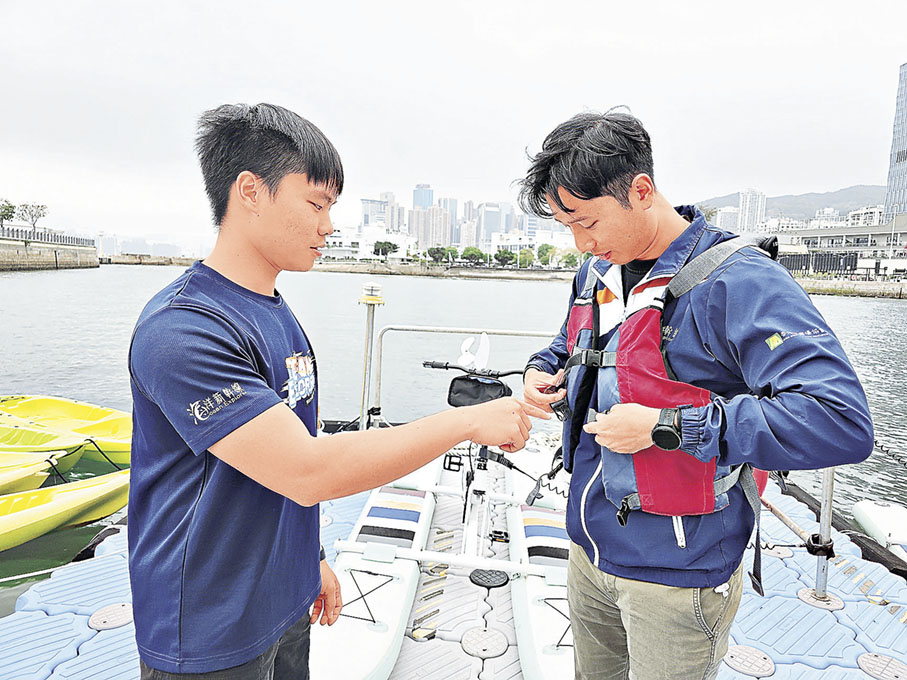 ■參與任何水上活動都需要穿上救生衣。
