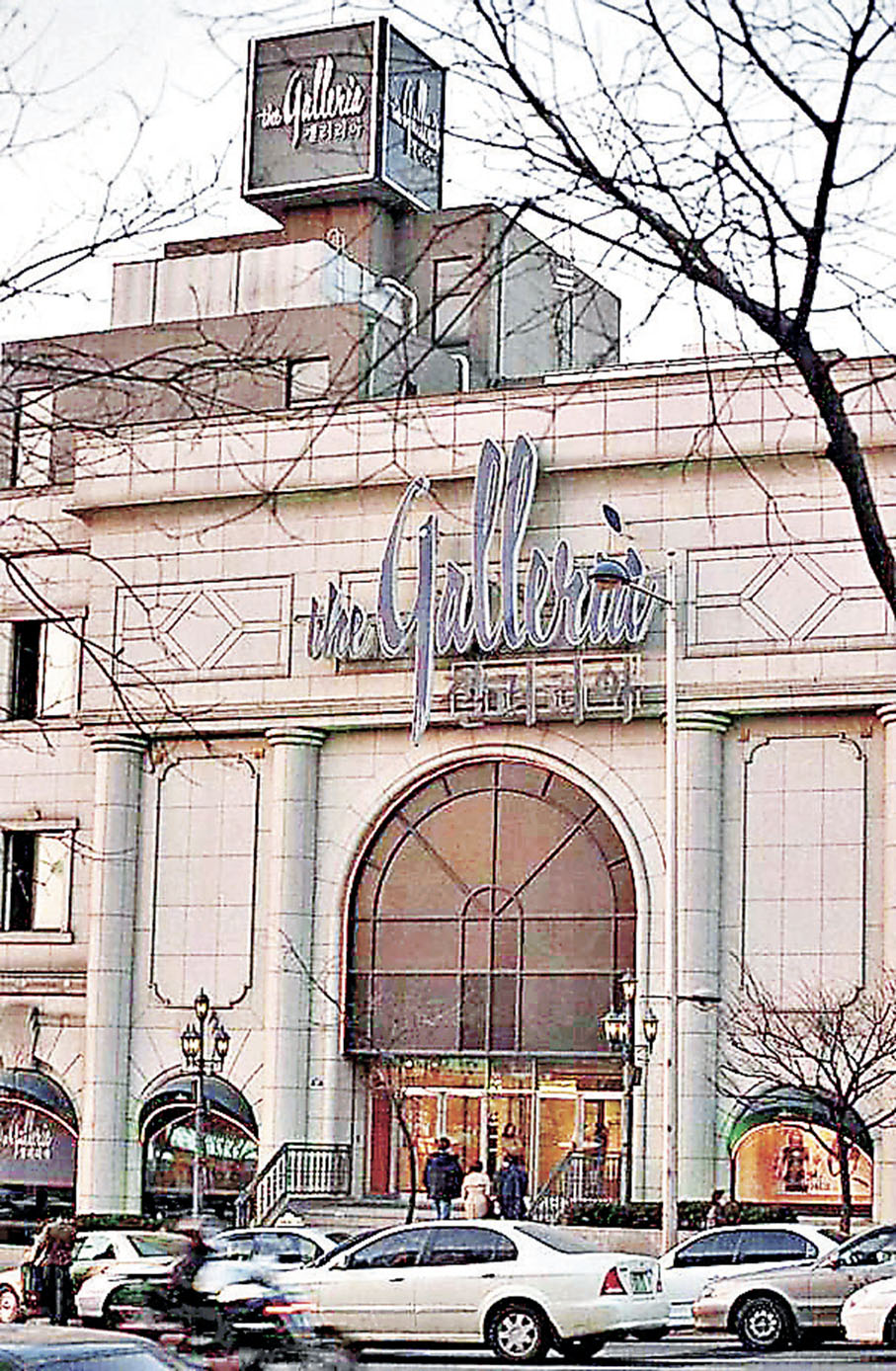 ■the galleria百貨東館正門氣派十足！