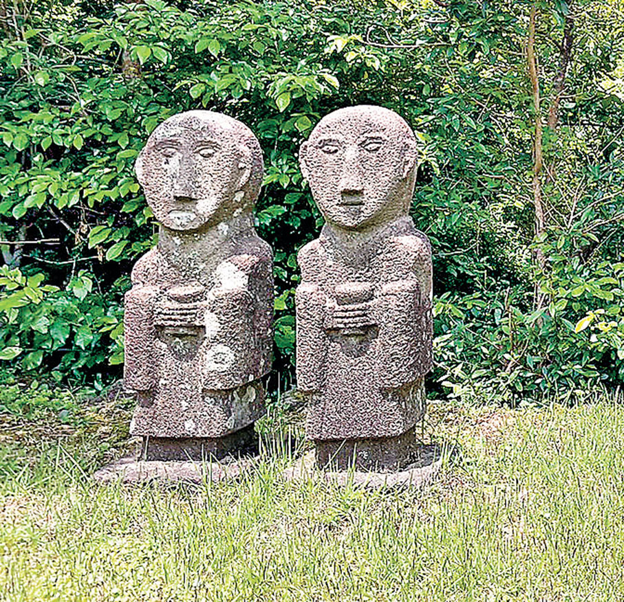 ■濟州島著名的石頭文化公園，滿布石頭公仔。