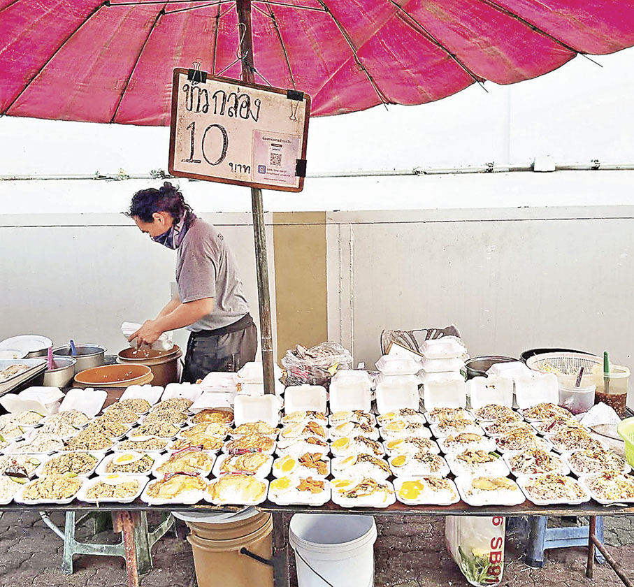 ■10泰銖飯盒，款式選擇多。