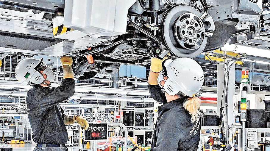 ■日本車企執着於氫燃料技術，導致在新能源市場爭奪中落後。