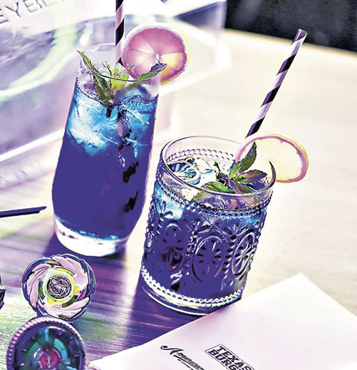 ■若能成功擊敗店員，可額外獲贈特飲一杯。