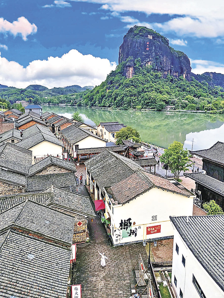 ■飛天山地形相對平緩，老少咸宜。  小紅書@阿池