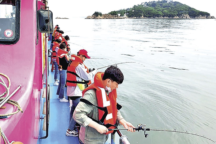 ■巨濟島集體租船海釣乃當地熱門活動。