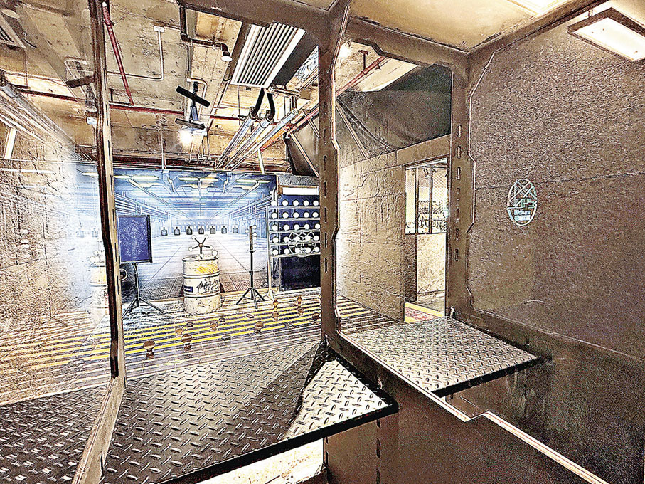 ■場地有全港首創的「氣動槍電視屏幕電子靶體驗」。