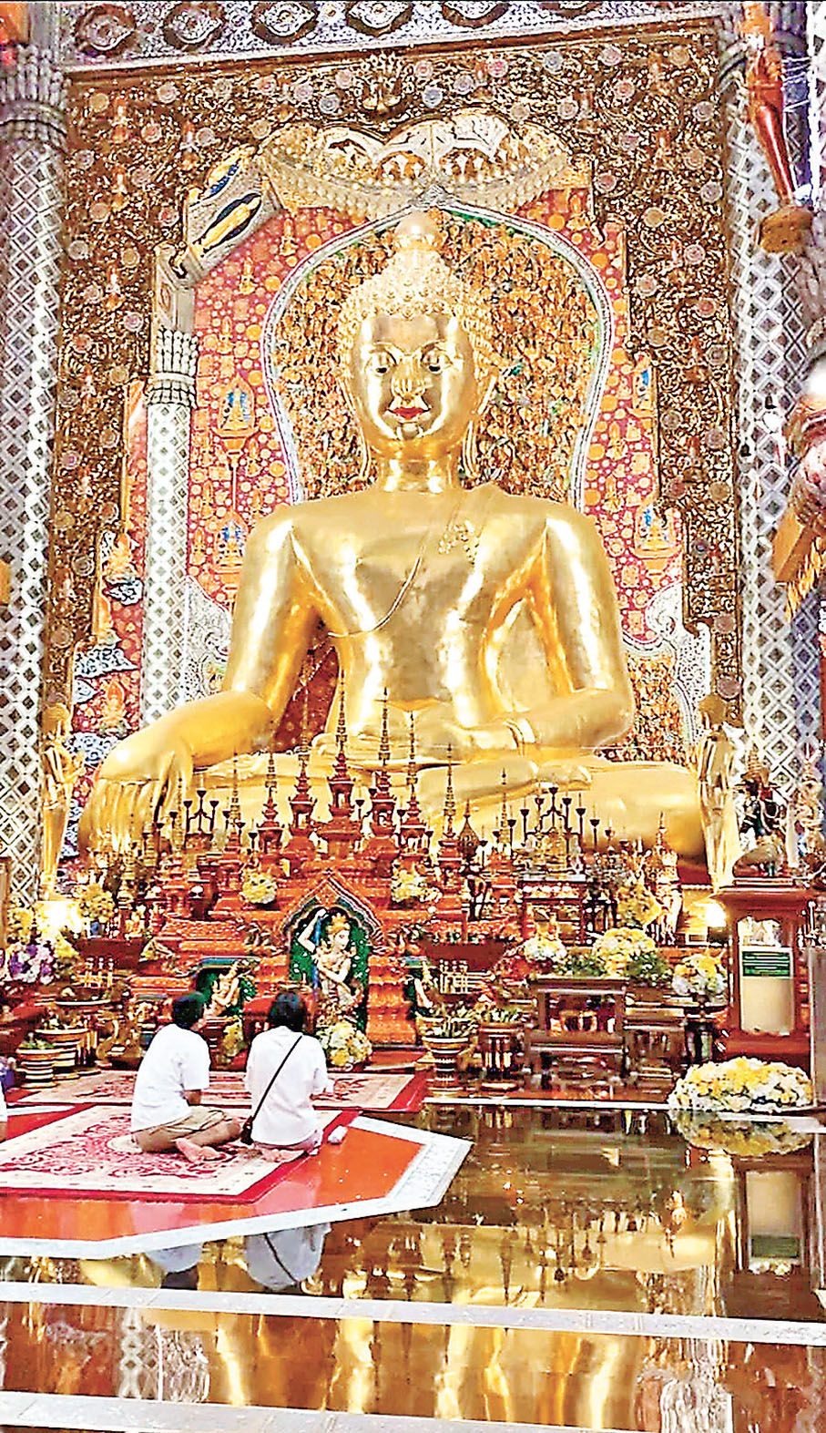 ■來康寺有1,300年歷史，寺內金佛令人肅然起敬。