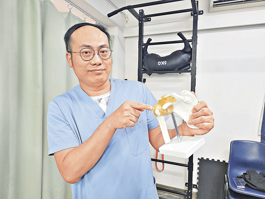■Oscar提醒，游泳前熱身不足，容易引致「游泳肩」。