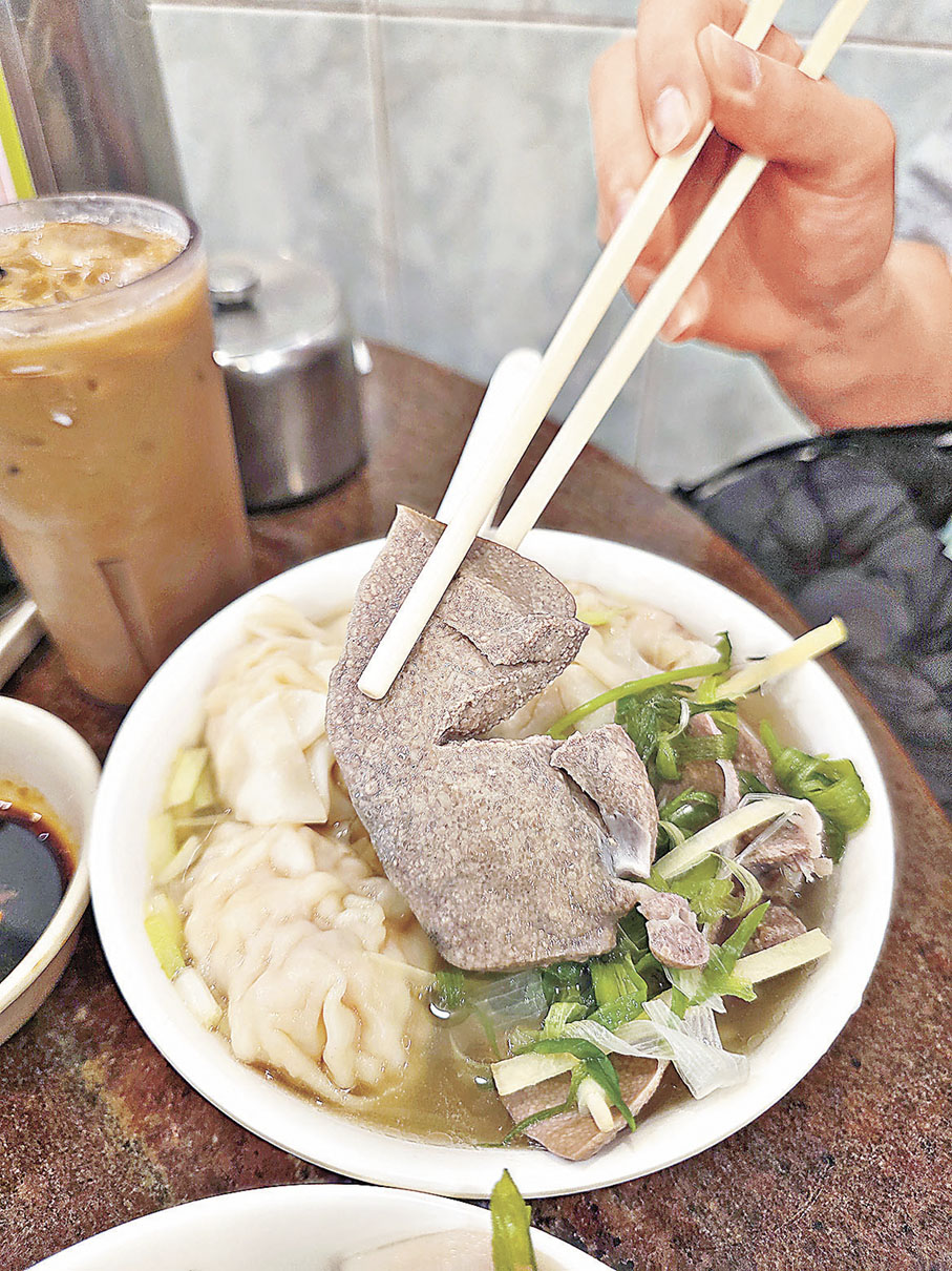 ■鮮豬膶也是楊雅婷的最愛配料之一。