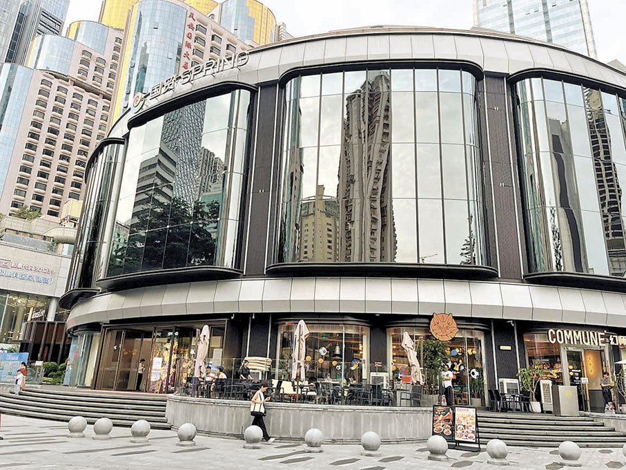 ■國貿SPRING於6月開幕後吸走不少到金光華的港客。