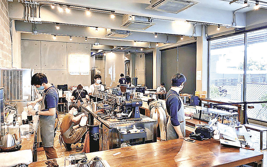■Factory Coffee採用黑色工業風設計。