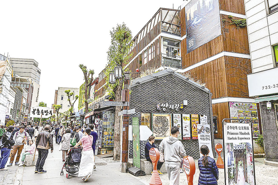 ■仁寺洞街頭滿布古董店和畫廊，充滿文化氣息。