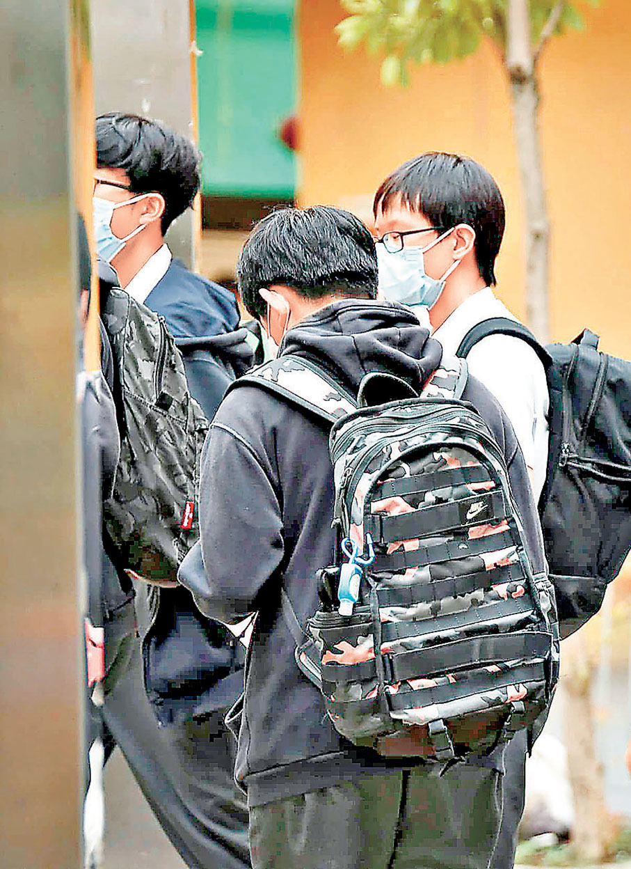 ■選擇好書包對中學生至關重要。