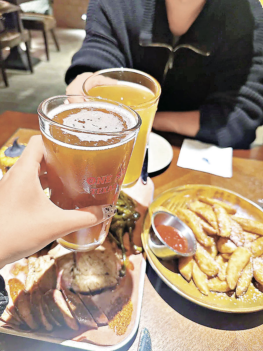 ■一啖啤酒一啖小食，Chill放鬆。  小紅書@我在動物園摸魚