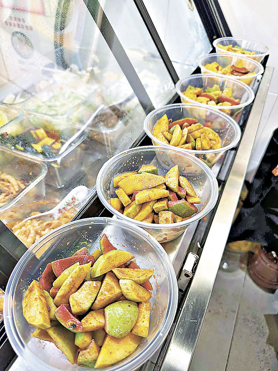■一次過食到多種時令水果冰酸。