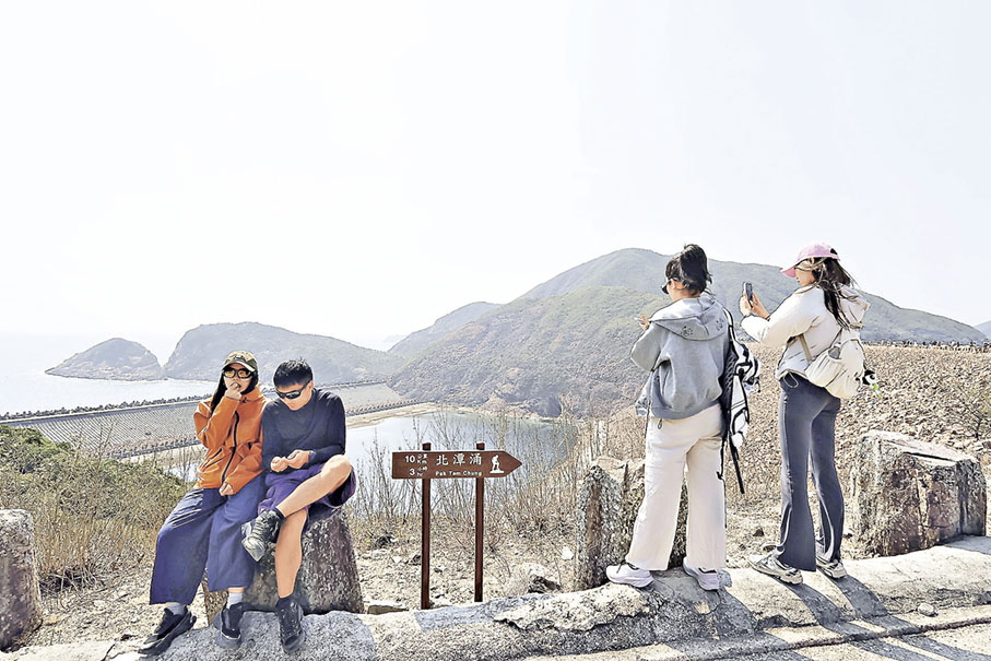 ■秋季登山享受美景之餘，亦要做好各種準備。