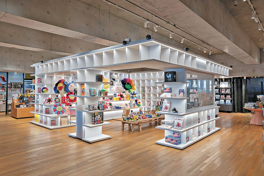■M+商店配合特別展覽「神話與怪獸：亞洲的奇幻異境」，推出多款限定聯乘商品。