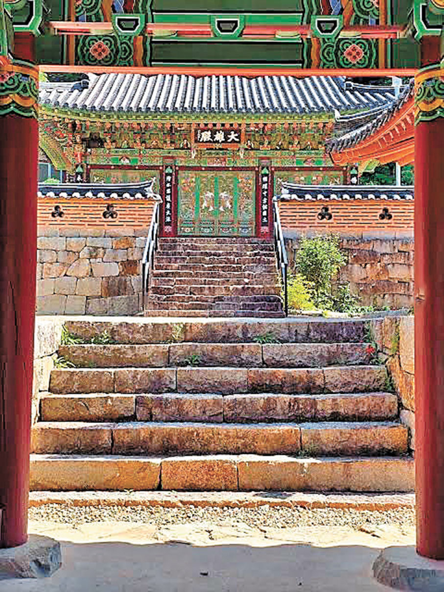 ■舞鳳寺內古樸的大雄殿。