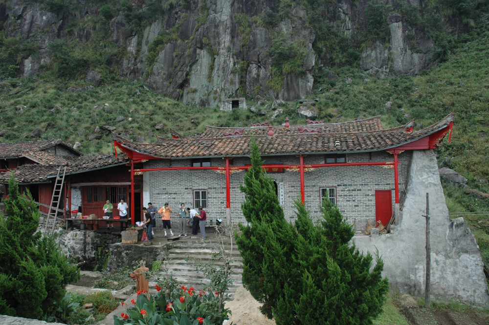 　　圖：傳說中的張三丰修道成仙的留仙峰寺外景 （邵武市宣傳部供圖）