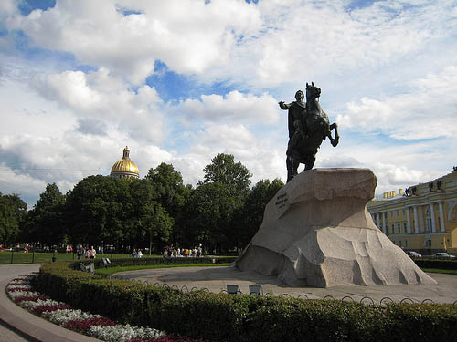 　　圖：聖彼得堡十二月黨人廣場上的彼得大帝青銅像