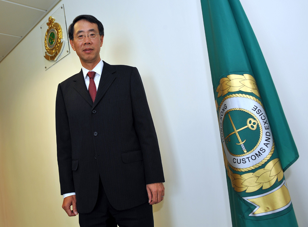 　　□人生之美、之真，莫過於鍾情於自己所做之事，有感於所見之景。沿路的光景，在疾馳的列車中一幕幕退去，然而那顆浸潤在生命和事業中的心，卻時時刻刻謹記自己的人生準則，淡然如他，至情如他，寬闊如他。\文：王欣　　圖：林良堅