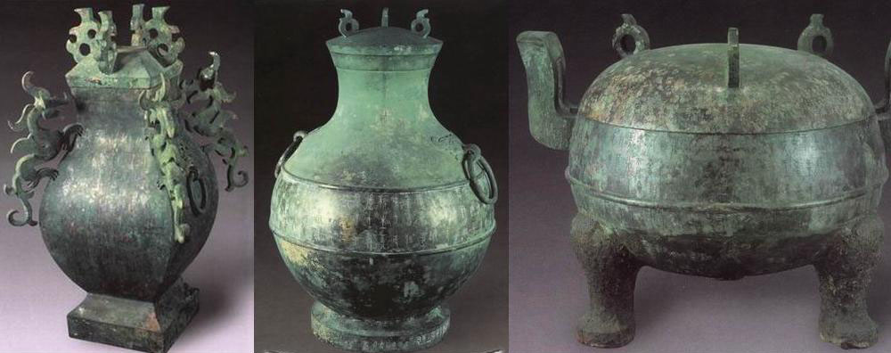 　　圖：左起：中山王陵墓中出土的青銅方壺、青銅圓壺和鐵足青銅鼎並稱「中山三器」 網絡圖片