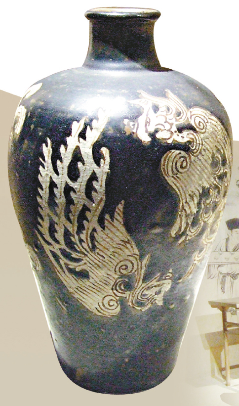 　　圖：漏花團鳳紋梅瓶