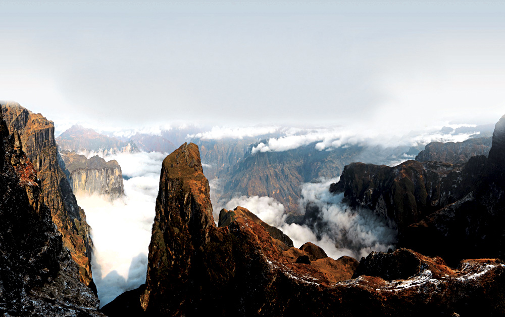 　　□昭通市位於雲南省東北部，金沙江下游右岸，與四川、貴州接壤，處於雲貴川三省結合部，是「雲南北大門」，素有「咽喉西蜀、鎖鑰南滇」之稱，是雲南連接長江經濟帶、成渝經濟區的重要通道，是國家烏蒙山片區區域發展扶貧攻堅實施規劃的核心區域。\文：鍾婉玲 圖：昭通市對外經濟合作局提供