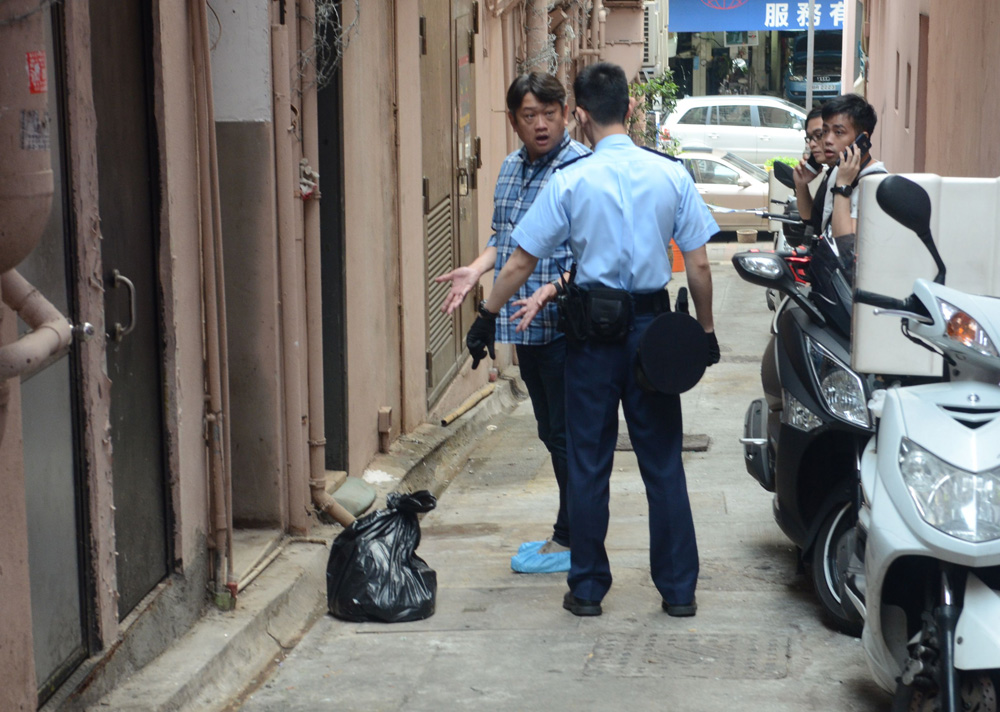 坎坷銀狐犬遭掟街亡主人被捕- 大公報