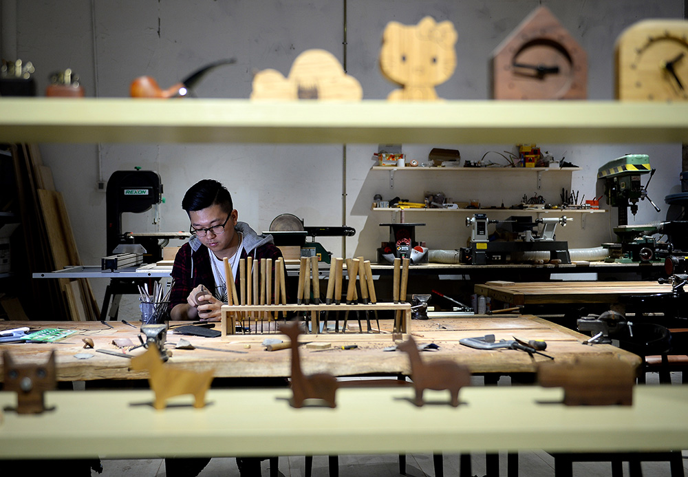 　　圖：調查顯示，價格親民的原作、特色藝術展覽的周邊衍生產品，是目前最受中國藝術消費人群青睞的板塊